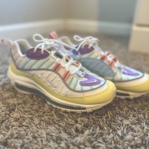 Only worn once. 2019 Women’s Nike Air Max 98 'Easter Pastel'
